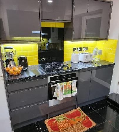 Beautiful Rooms With Free On Street Parking In Sydenham London Exterior photo