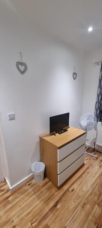Beautiful Rooms With Free On Street Parking In Sydenham London Exterior photo